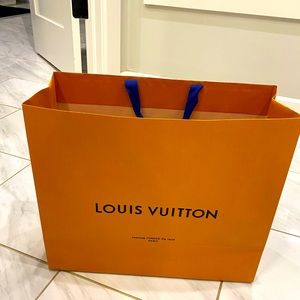 Louis Vuitton sack that’s hold shoe box or purse